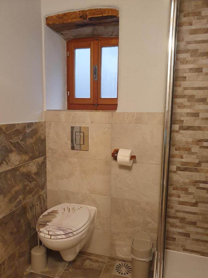 House Tuna Ustrine Exterior foto
